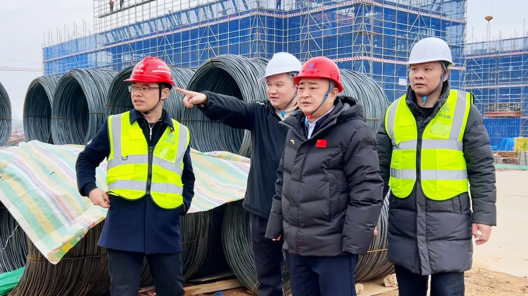 【集团动态】佳节慰问暖工地 严管实干启新程