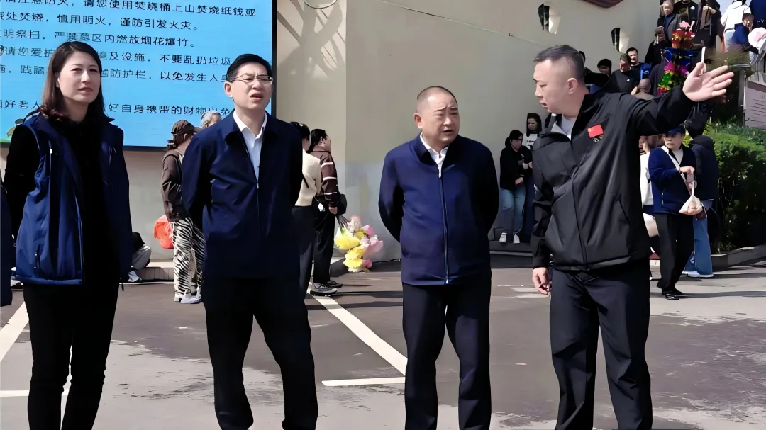 【集團(tuán)動(dòng)態(tài)】清明祭掃保平安 部門(mén)聯(lián)動(dòng)護(hù)民生