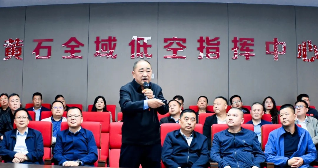 以高質(zhì)量項(xiàng)目 支撐高質(zhì)量發(fā)展 | 東楚投資集團(tuán)開展2026年一季度重點(diǎn)項(xiàng)目集中觀摩活動(dòng)